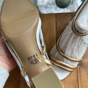 Naturalizer gold strappy heels, chunky heel, size 10